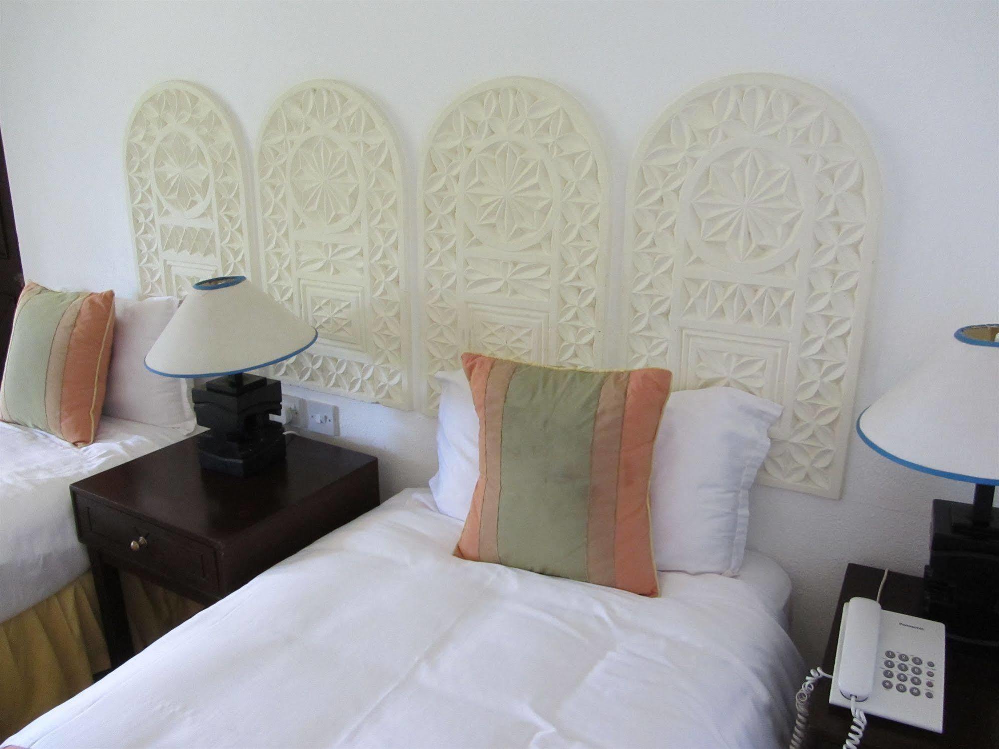 Leopard Beach Diani Beach Bagian luar foto